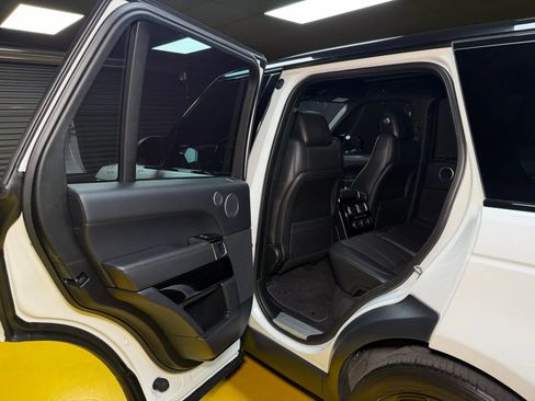 Used 2016 Land Rover Range Rover HSE image 19