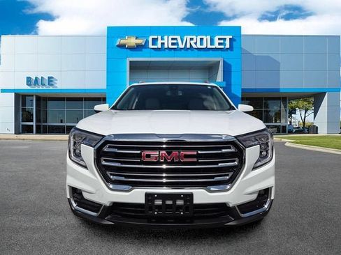 Used 2024 GMC Terrain SLT w/ Infotainment Package II AWD/4WD image 8