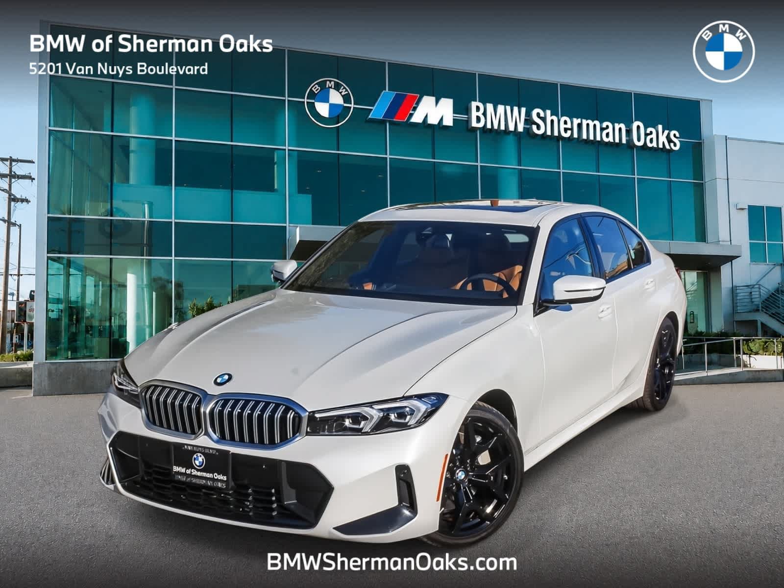 Used 2026 BMW 330i Sedan w/ M Sport Package RWD image 2
