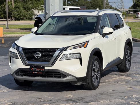 Used 2022 Nissan Rogue SV w/ SV Premium Package FWD image 5