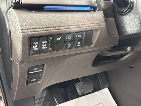 Used 2019 Honda Odyssey Elite image 13
