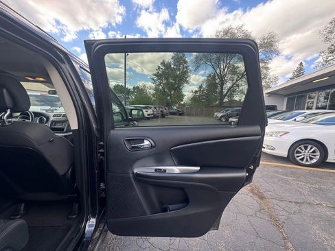 Used 2012 Dodge Journey SXT w/ Flexible Seating Group image 24