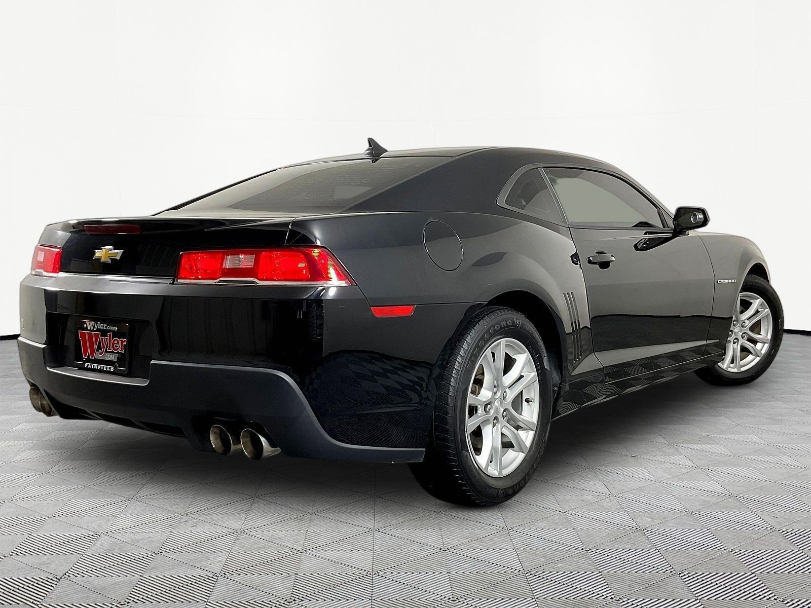 Used 2015 Chevrolet Camaro LS RWD image 6