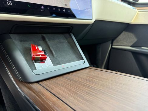 Used 2022 Tesla Model X AWD/4WD image 31