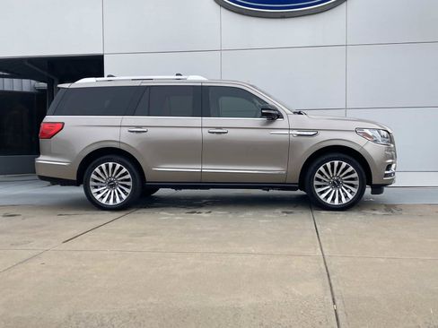 Used 2019 Lincoln Navigator Reserve w/ Cargo Package image 3