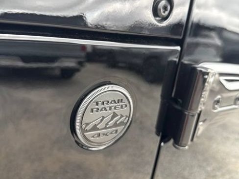 Used 2025 Jeep Wrangler Sport AWD/4WD image 10