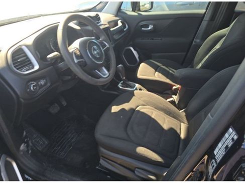 Used 2019 Jeep Renegade Latitude image 11