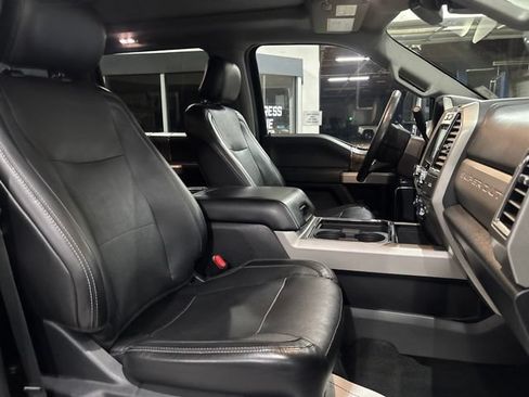 Used 2017 Ford F250 Lariat w/ Lariat Ultimate Package AWD/4WD image 38