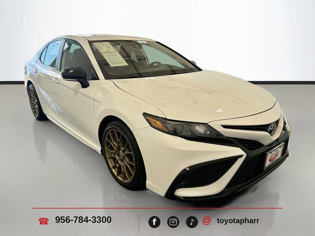 Used 2024 Toyota Camry SE AWD/4WD image 3