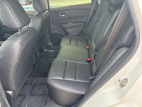 Used 2023 Nissan Rogue SL w/ SL Premium Package image 27