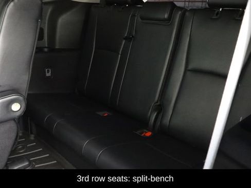 Used 2022 Toyota Highlander XLE FWD image 17