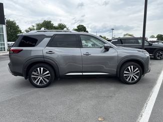 Used 2022 Nissan Pathfinder Platinum w/ Cargo Package AWD/4WD video 2
