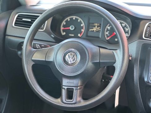 Used 2013 Volkswagen Jetta S image 11
