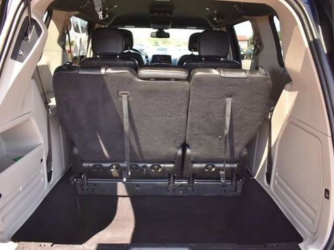 Used 2019 Dodge Grand Caravan SXT FWD image 34