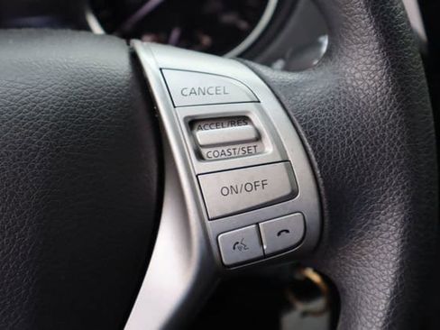 Used 2016 Nissan Rogue S FWD image 12