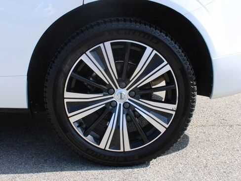 Used 2022 Volvo XC60 B5 Inscription w/ Advanced Package AWD/4WD image 37