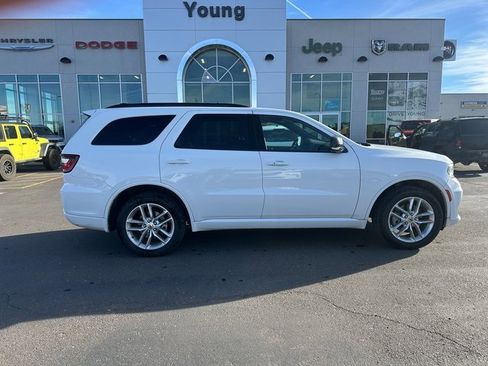 Used 2023 Dodge Durango GT image 2