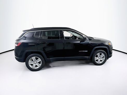 Used 2022 Jeep Compass Latitude w/ Convenience Group AWD/4WD image 4