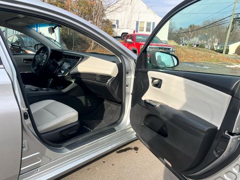 Used 2016 Toyota Avalon XLE Premium image 17