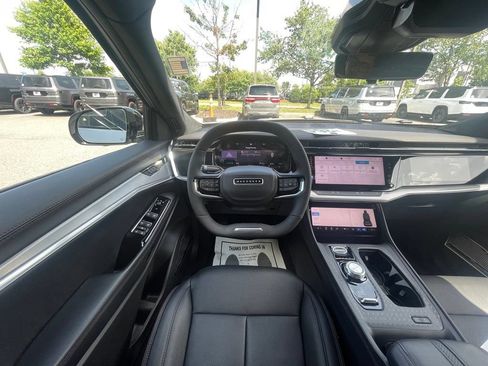 Used 2024 Jeep Wagoneer Launch Edition AWD/4WD image 14
