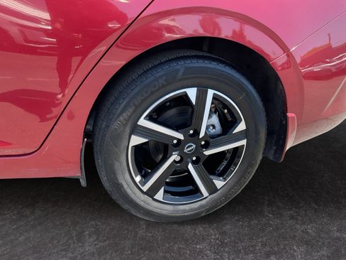 Used 2024 Nissan Sentra SV FWD image 9