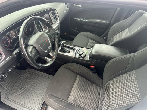 Used 2018 Dodge Charger GT w/ Blacktop Package image 35