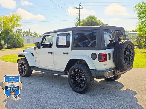 Used 2021 Jeep Wrangler Unlimited Sahara w/ Cold Weather Group AWD/4WD image 3
