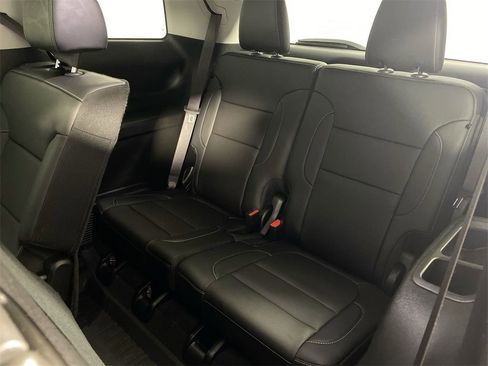 Used 2023 GMC Acadia SLT w/ LPO, Floor Liner Package image 24