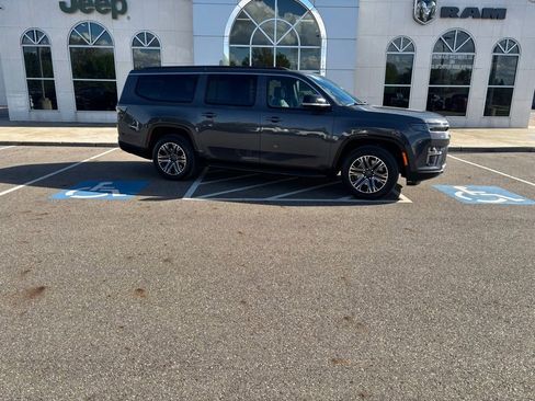 New 2026 Jeep Grand Wagoneer L 4WD image 2