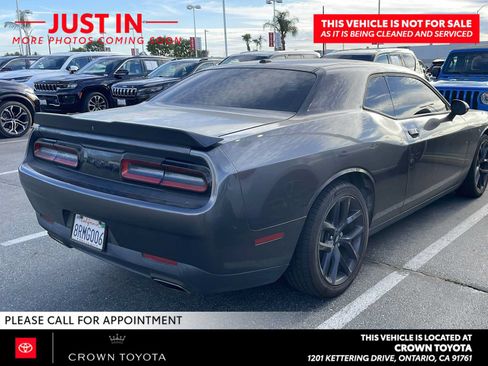 Used 2020 Dodge Challenger SXT w/ Blacktop Package RWD image 2