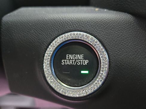 Used 2023 GMC Terrain SLE image 18