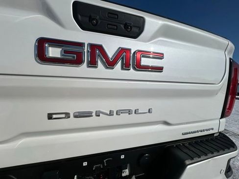 Used 2021 GMC Sierra 3500 Denali w/ Denali Ultimate Package image 21
