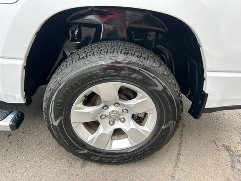 Used 2023 RAM 1500 Big Horn AWD/4WD image 32