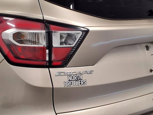 Used 2017 Ford Escape SE w/ Equipment Group 201A FWD image 23