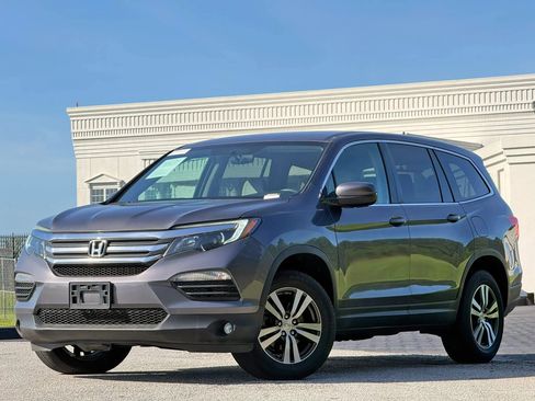 Used 2018 Honda Pilot EX image 1