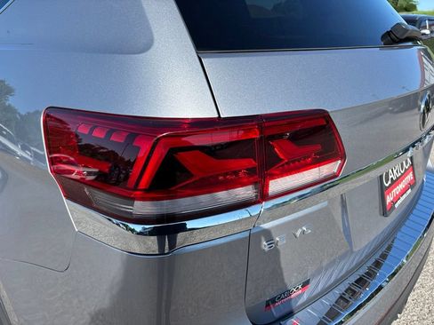 Used 2022 Volkswagen Atlas SE w/ Panoramic Sunroof Package AWD/4WD image 12