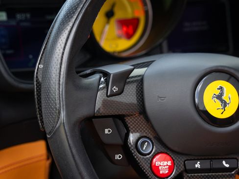 Used 2019 Ferrari Portofino RWD image 40