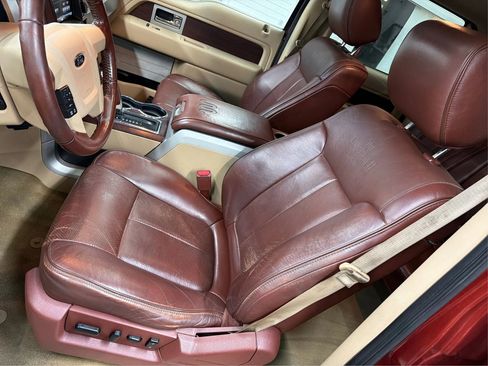 Used 2014 Ford F150 King Ranch w/ King Ranch Luxury Package image 33