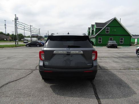 Used 2022 Ford Explorer XLT AWD/4WD image 6
