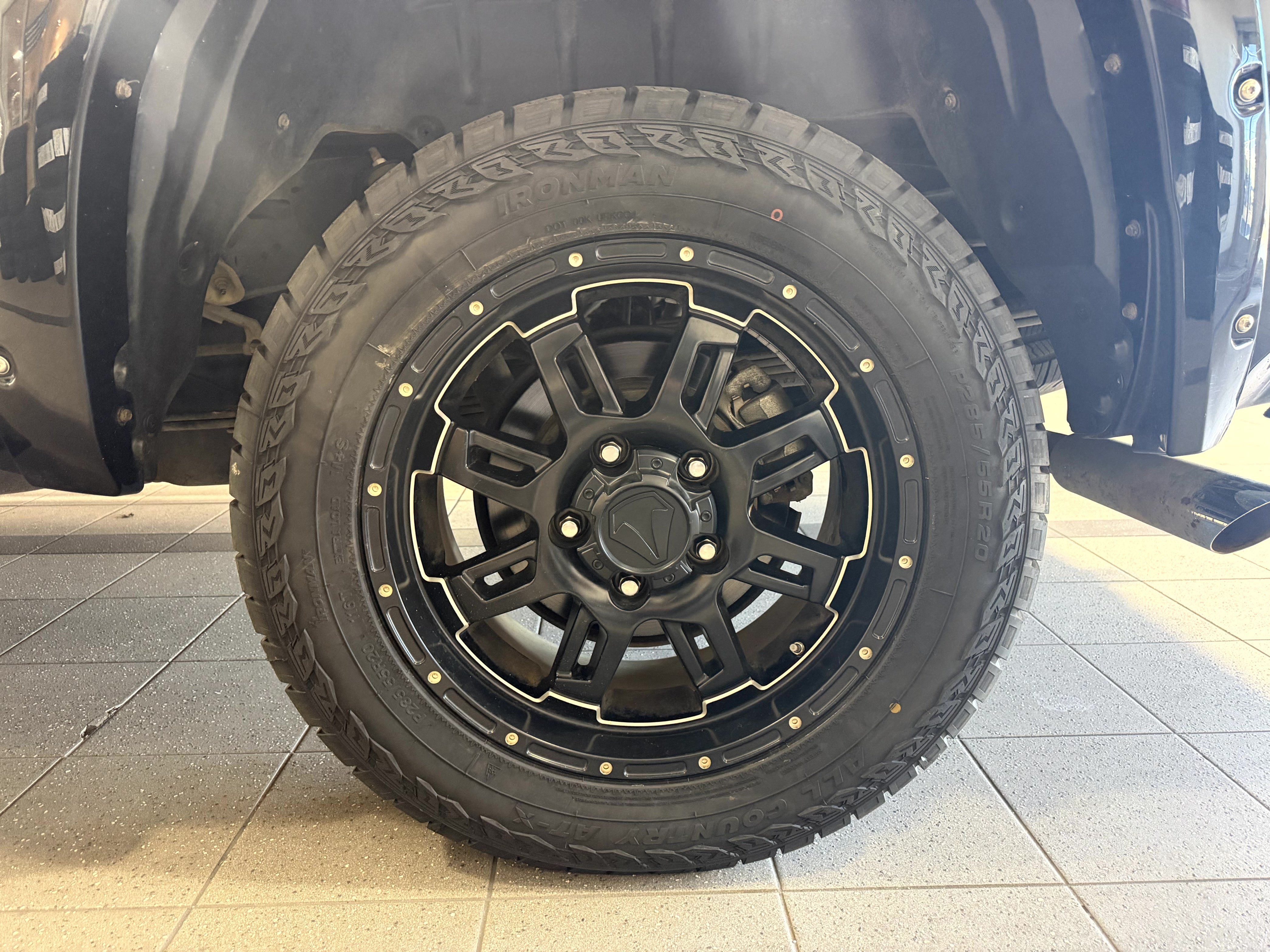 Used 2017 Toyota Tundra Platinum AWD/4WD image 9