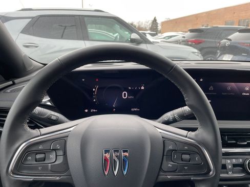 Used 2025 Buick Envista Sport Touring image 33