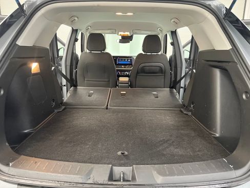 Used 2025 Chevrolet TrailBlazer LT AWD/4WD image 35