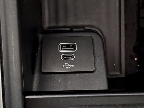 Certified 2025 Ford Expedition Active image 30