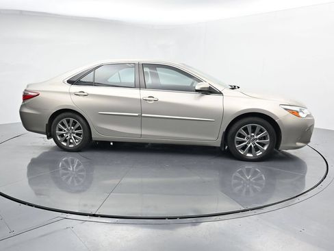 Used 2017 Toyota Camry XLE w/ Moonroof Package FWD image 9