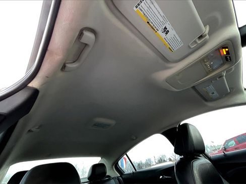 Used 2017 Chevrolet Cruze Premier image 22