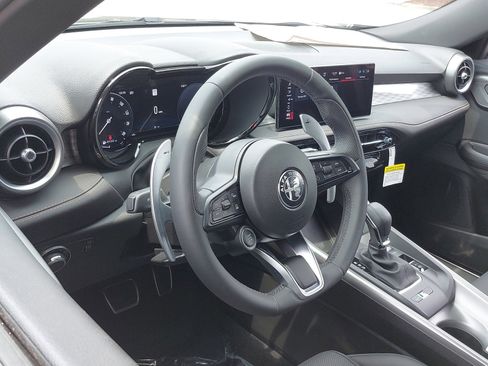 New 2025 Alfa Romeo Tonale w/ Premium Package image 17