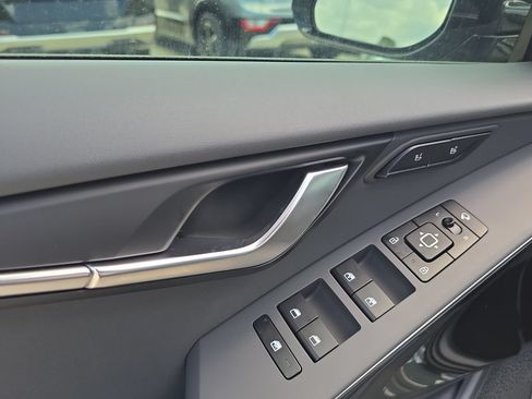 New 2026 Kia Niro FWD image 19