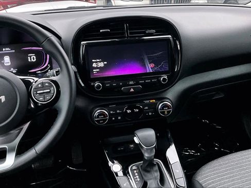 Certified 2024 Kia Soul EX image 6