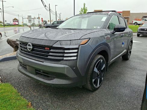 New 2025 Nissan Kicks SR w/ SR Premium Package image 3