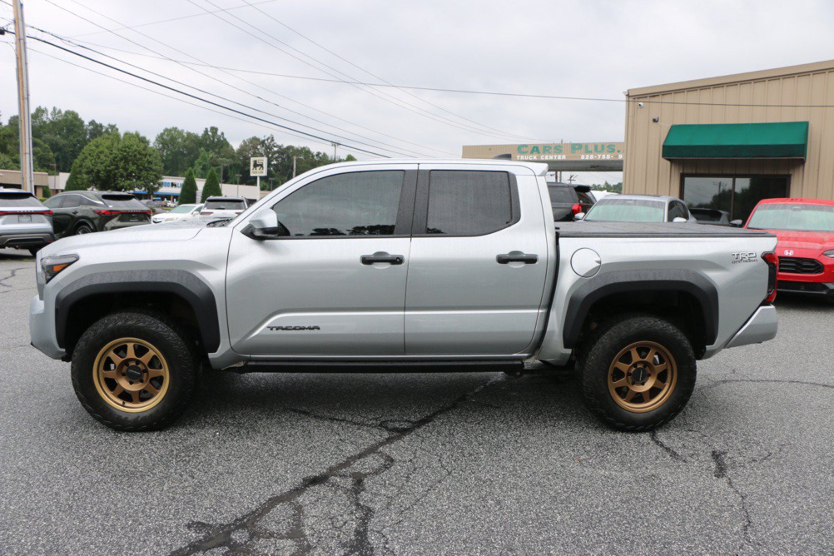 Used 2024 Toyota Tacoma TRD Off-Road AWD/4WD image 2